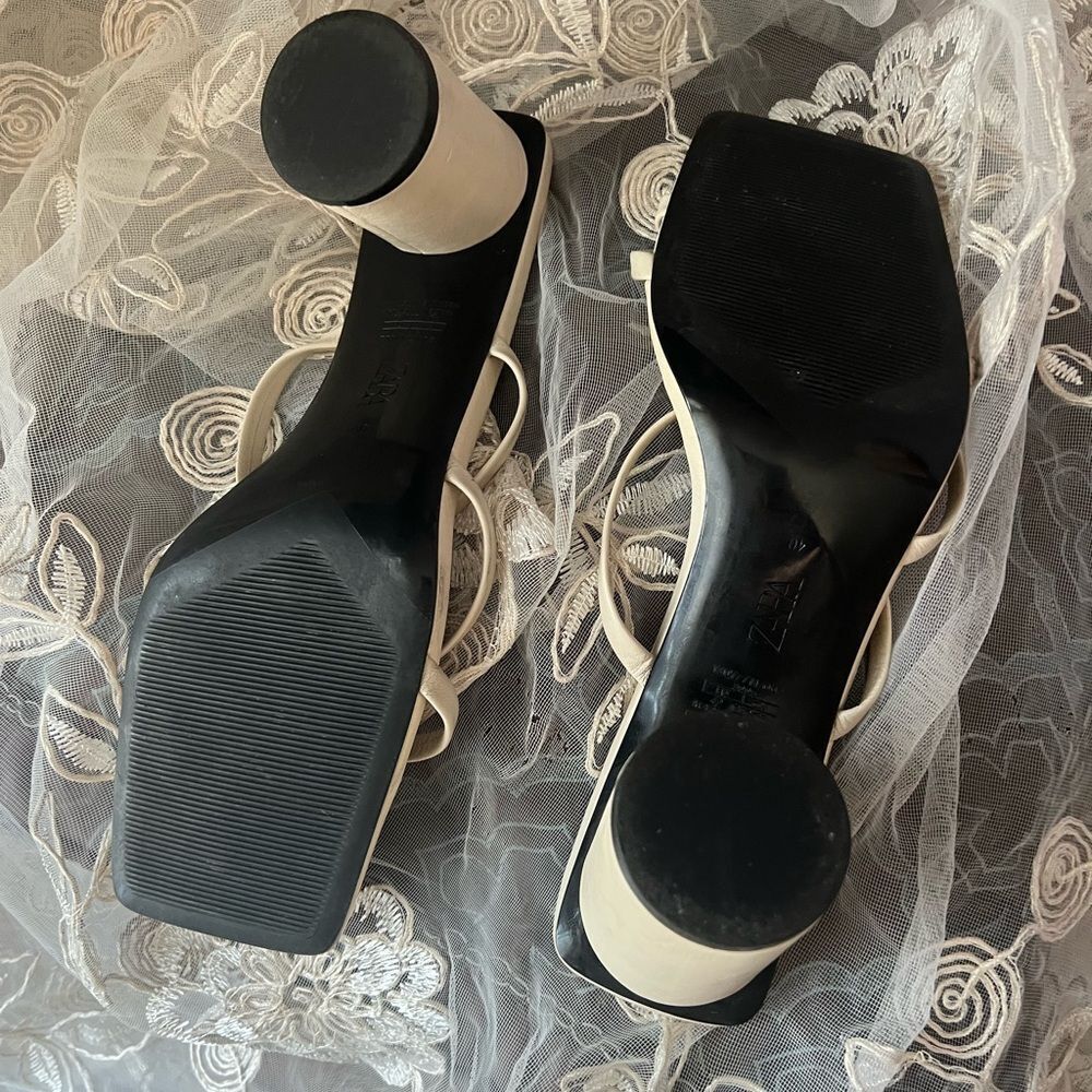 Sz 9 Zara Women's Elegant Cream Heeled Sandals - Picture 4 of 10